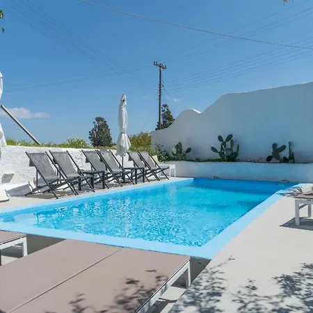 Luxl Fira (Santorini)