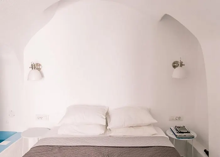 Luxl Vila Fira (Santorini)