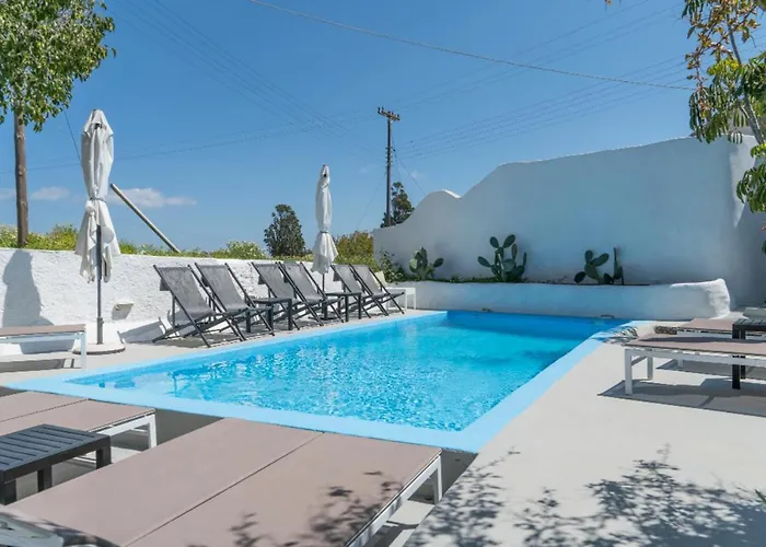 Luxl Fira (Santorini)