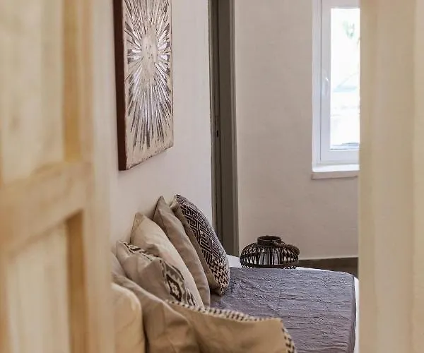 Vila Luxl Fira (Santorini)