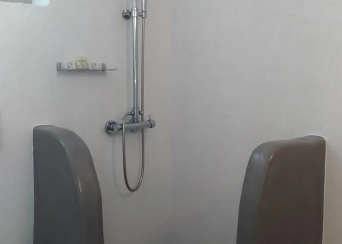 Luxl Fira (Santorini)